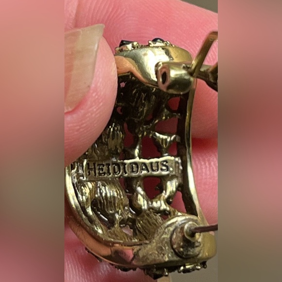 Heidi Daus "Fantasy in Flight" Crystal Dragonfly Earrings-Blue-Pierced like new - Picture 5 of 7